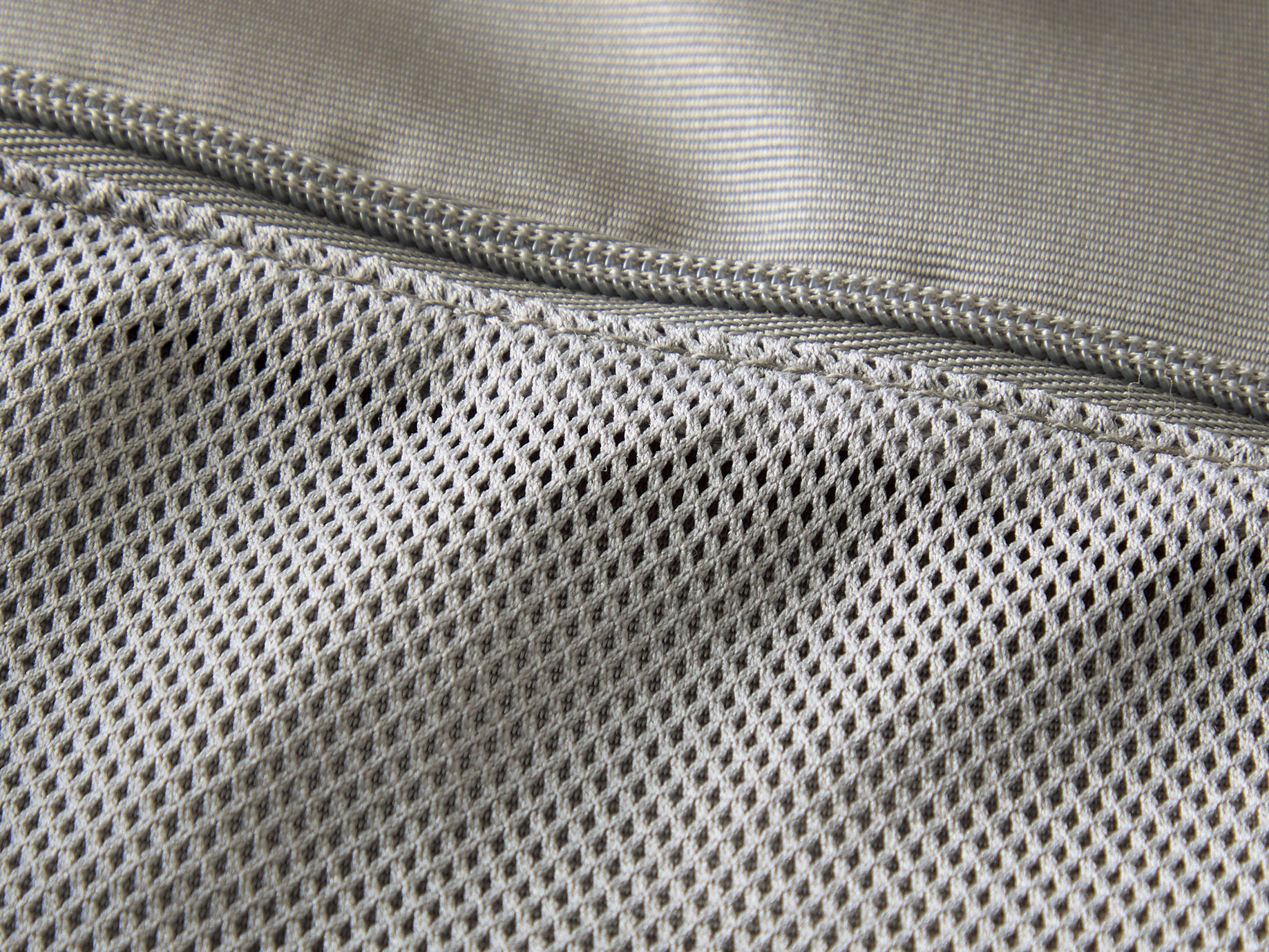 圧縮ポーチのメッシュ生地